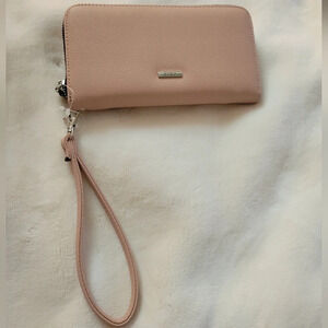 BCBGENERATION  Blusv Allison Wristlet Wallet